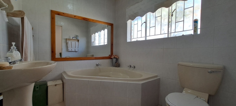 4 Bedroom Property for Sale in La Provance Free State